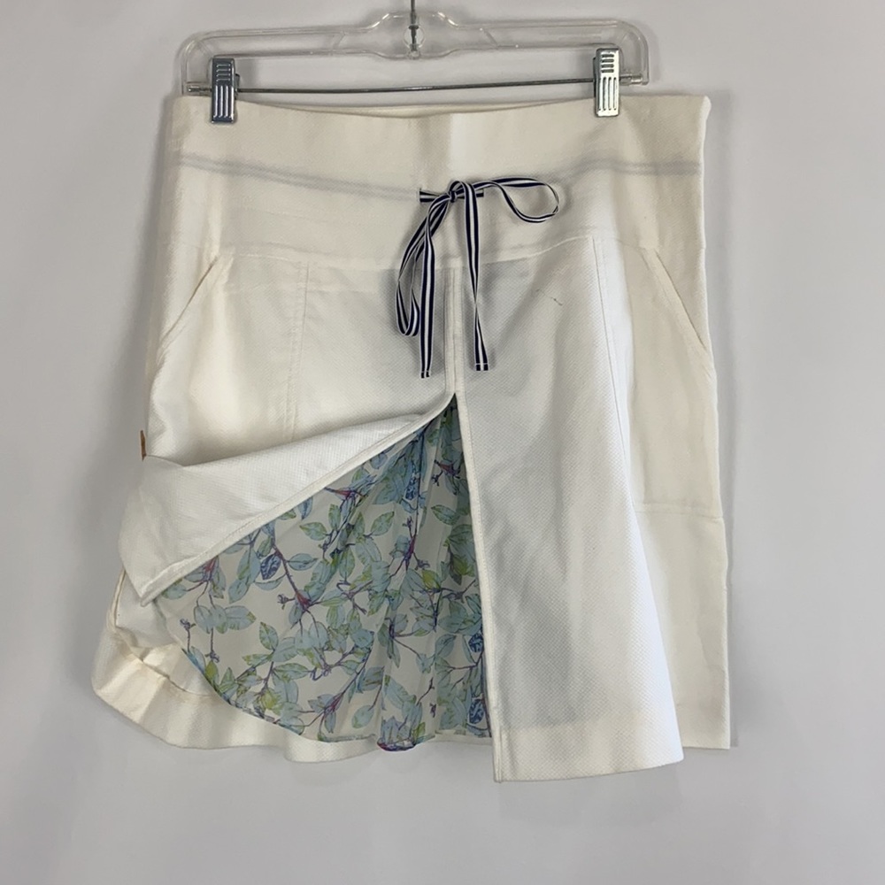 Diane Von Furstenberg White w Blue Floral Skirt
